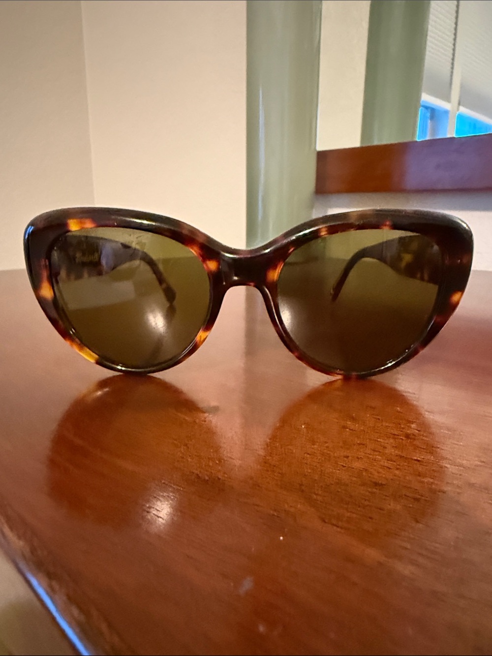 Madewell Tortoiseshell Cat-Eye Women’s Sunglasses - Brown Lenses - Picture 2 of 5